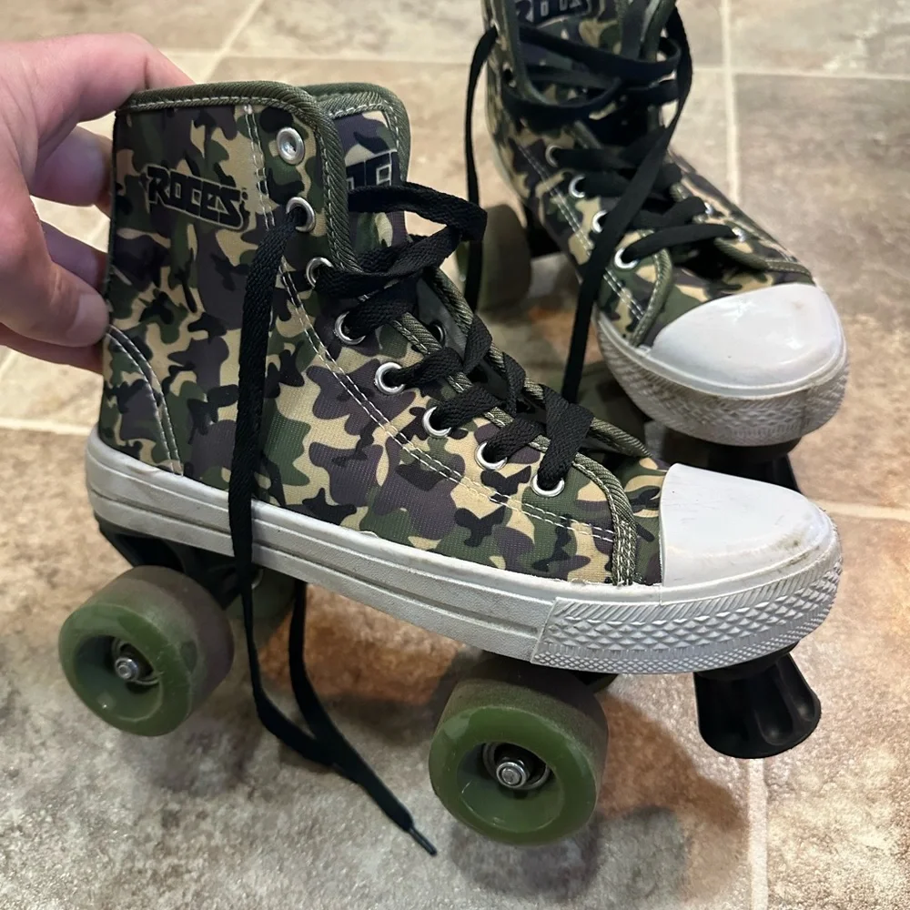 Camo High-Top Roller Skates - Picture 1 of 4